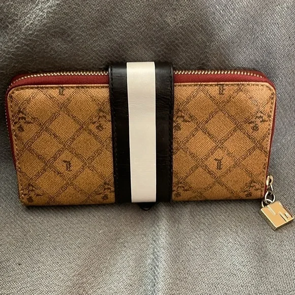L.A.M.B. Tan Leather Wallet Gwen Stefani Leather Zip Wallet. 💋FINAL SALE PRICE💋 - Picture 2 of 5